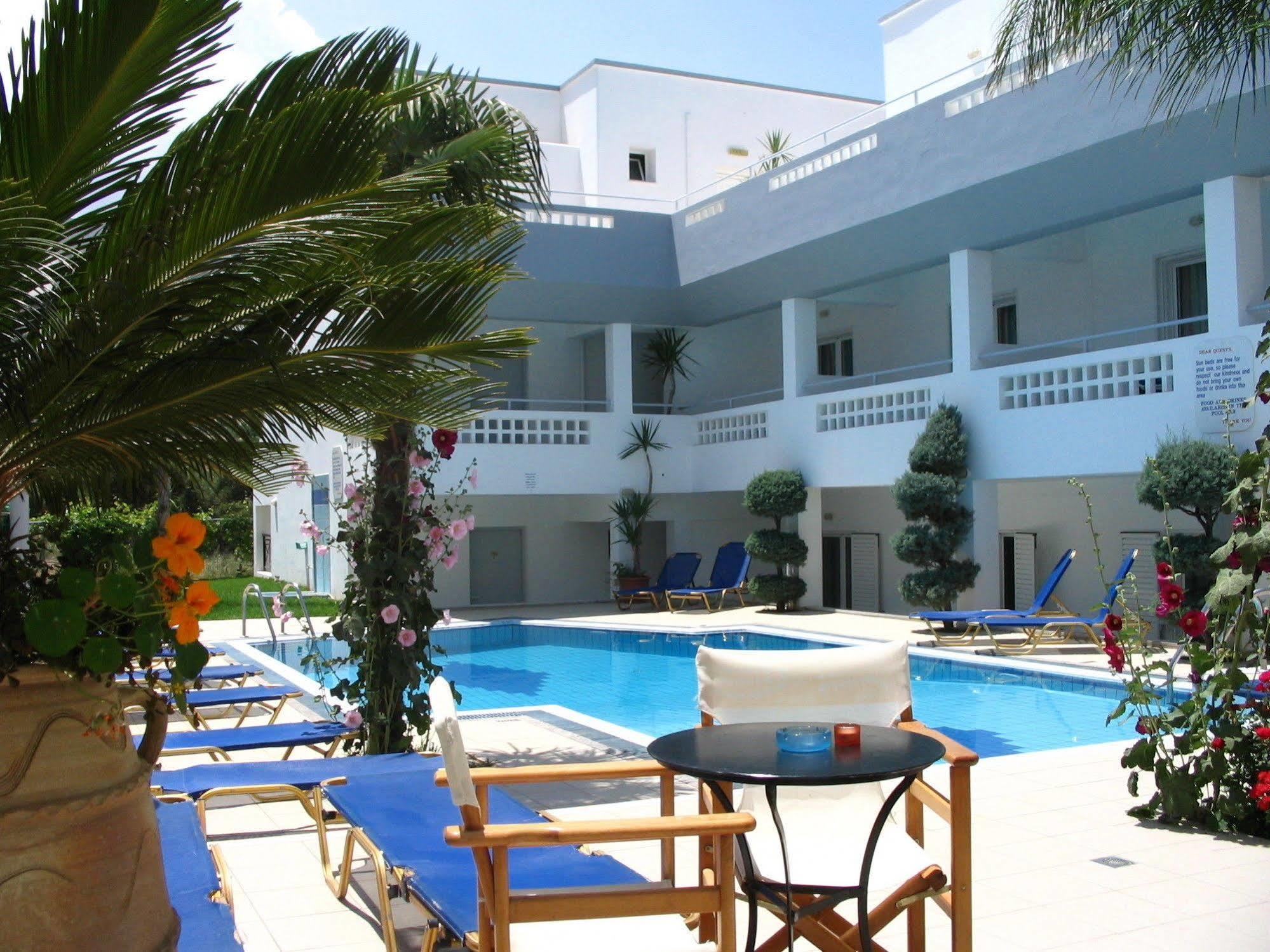 Emerald Hotel Mália Exterior foto